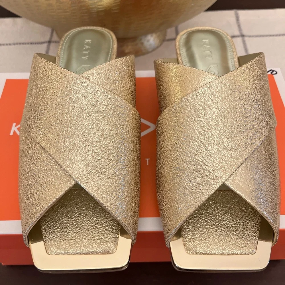 Katy Perry Collection Gold Metallic Slides Size 7.5 Stunning Summer Sandal NIB